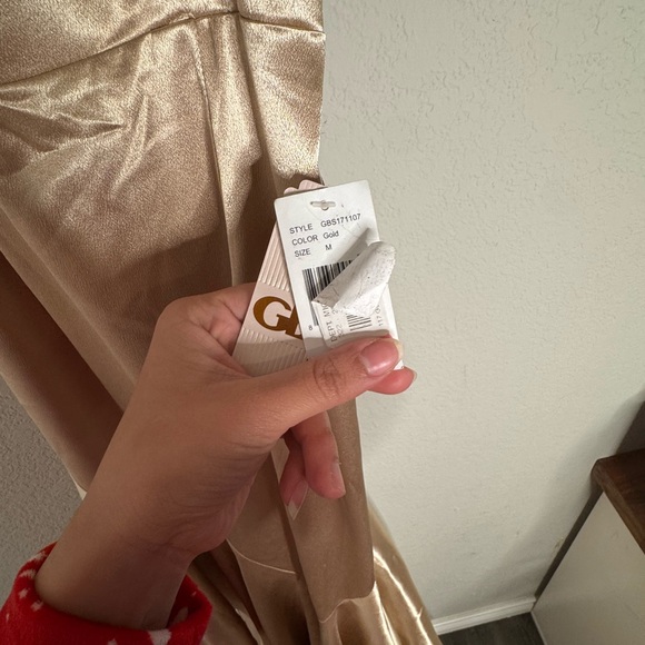 Elegant Gold Satin Evening Dress - Picture 3 of 10